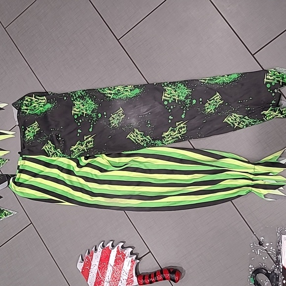 Chaos Clown Costume 🤡 10/12 - Picture 5 of 9